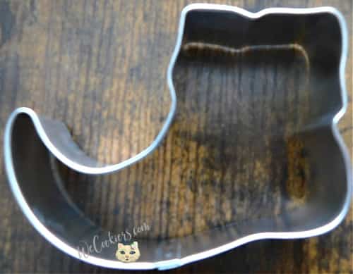 The elf shoe can be flipped into a leprechaun boot. Click through to see the end result. Image of elf shoe for cookie cutter flips to leprechaun boot