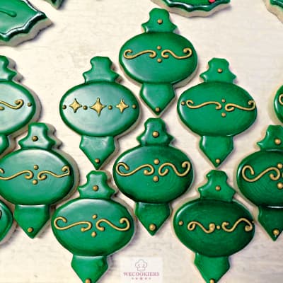 Green Christmas ornament, airbrushed