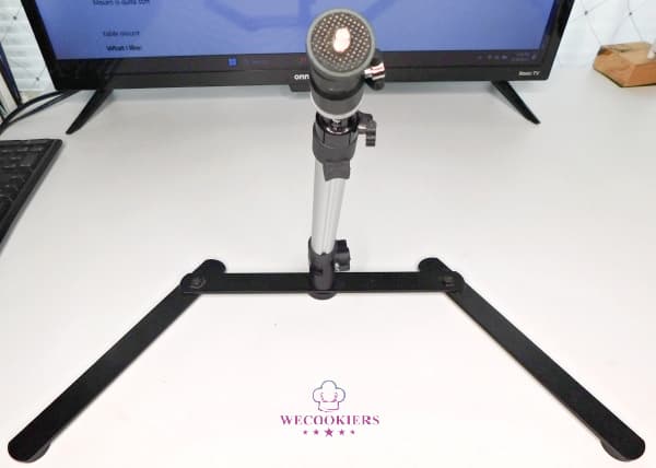 This is the assembled front view of the tabletop-style projector mount for decorating cookies. Mini projector mount, assembled front view