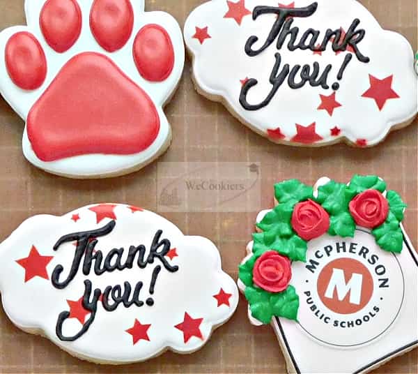 Love airbrushing cookies? You HAVE to get a cordless airbrush. You don't know what you're missing. Make your cookie decorating life easier: https://www.wecookiers.com/airbrushing-cookies.html Airbrushing cookies using a cordless airbrush. The stars in the cookies were airbrushed.